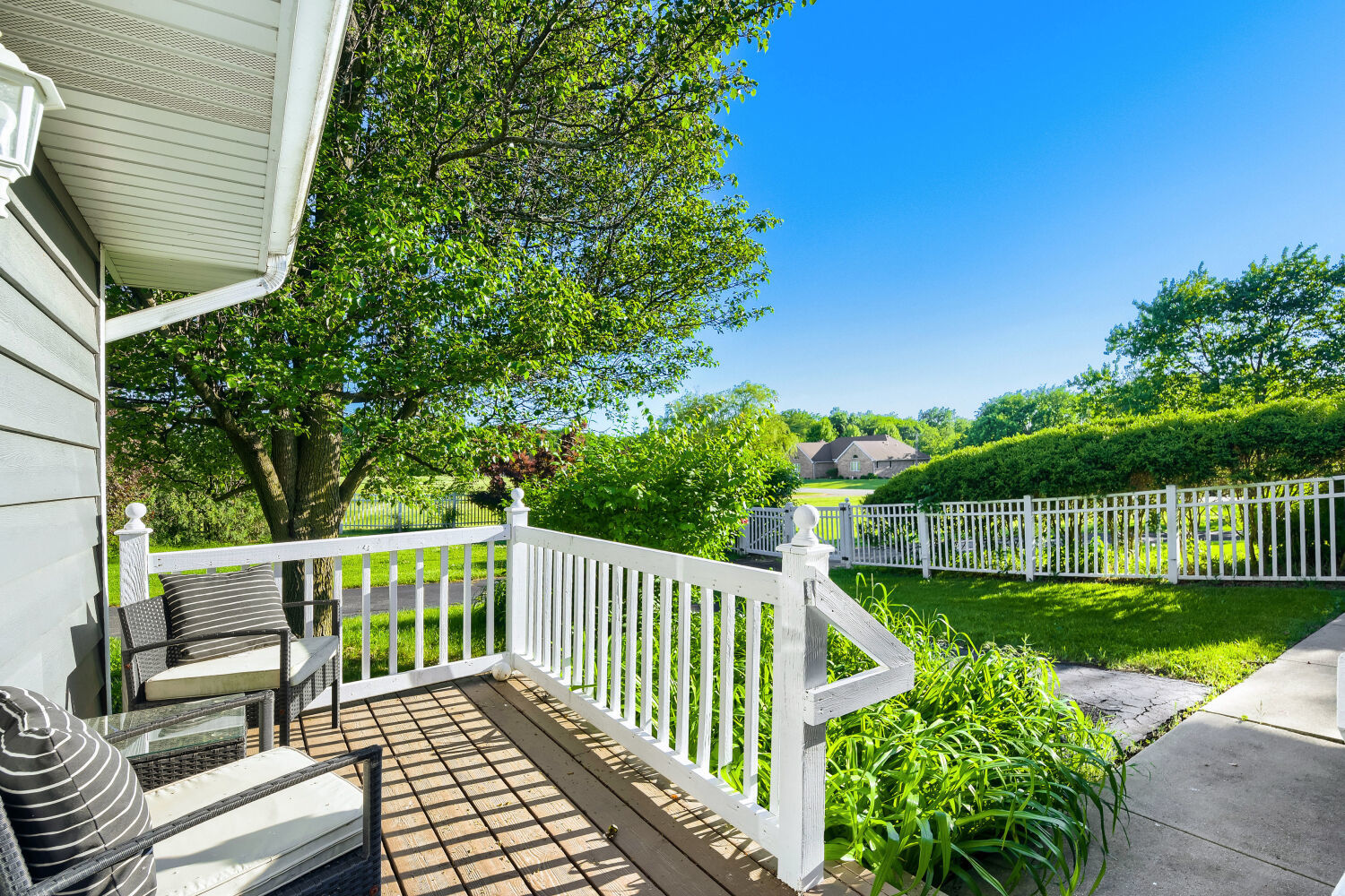 9 Tomahawk Trail, Oswego, IL 60543