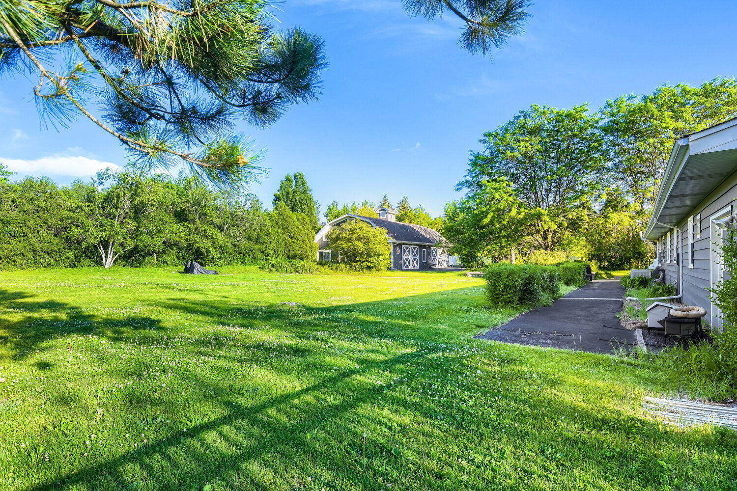 9 Tomahawk Trail, Oswego, IL 60543