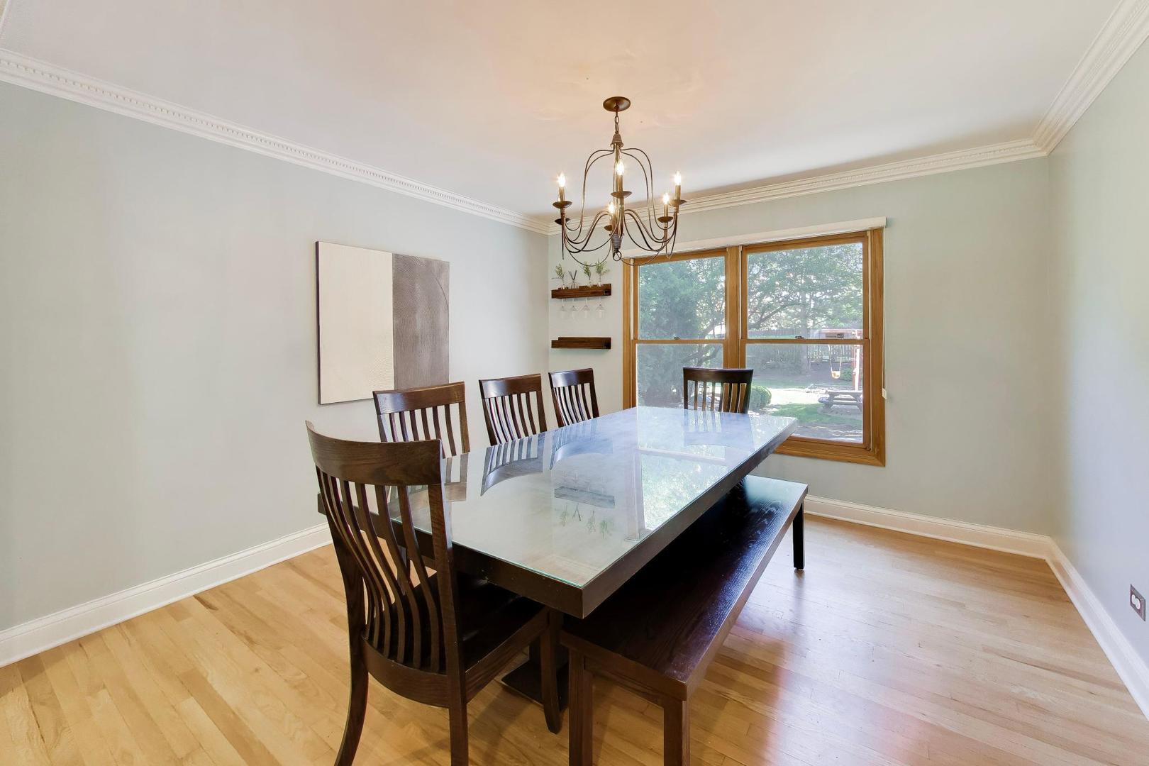 1310 W Hampton Place, Palatine, IL 60067