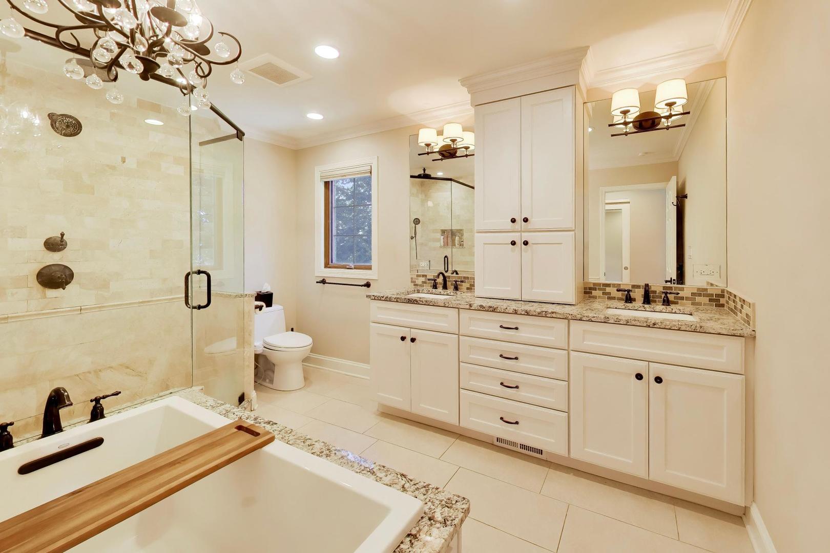 1310 W Hampton Place, Palatine, IL 60067