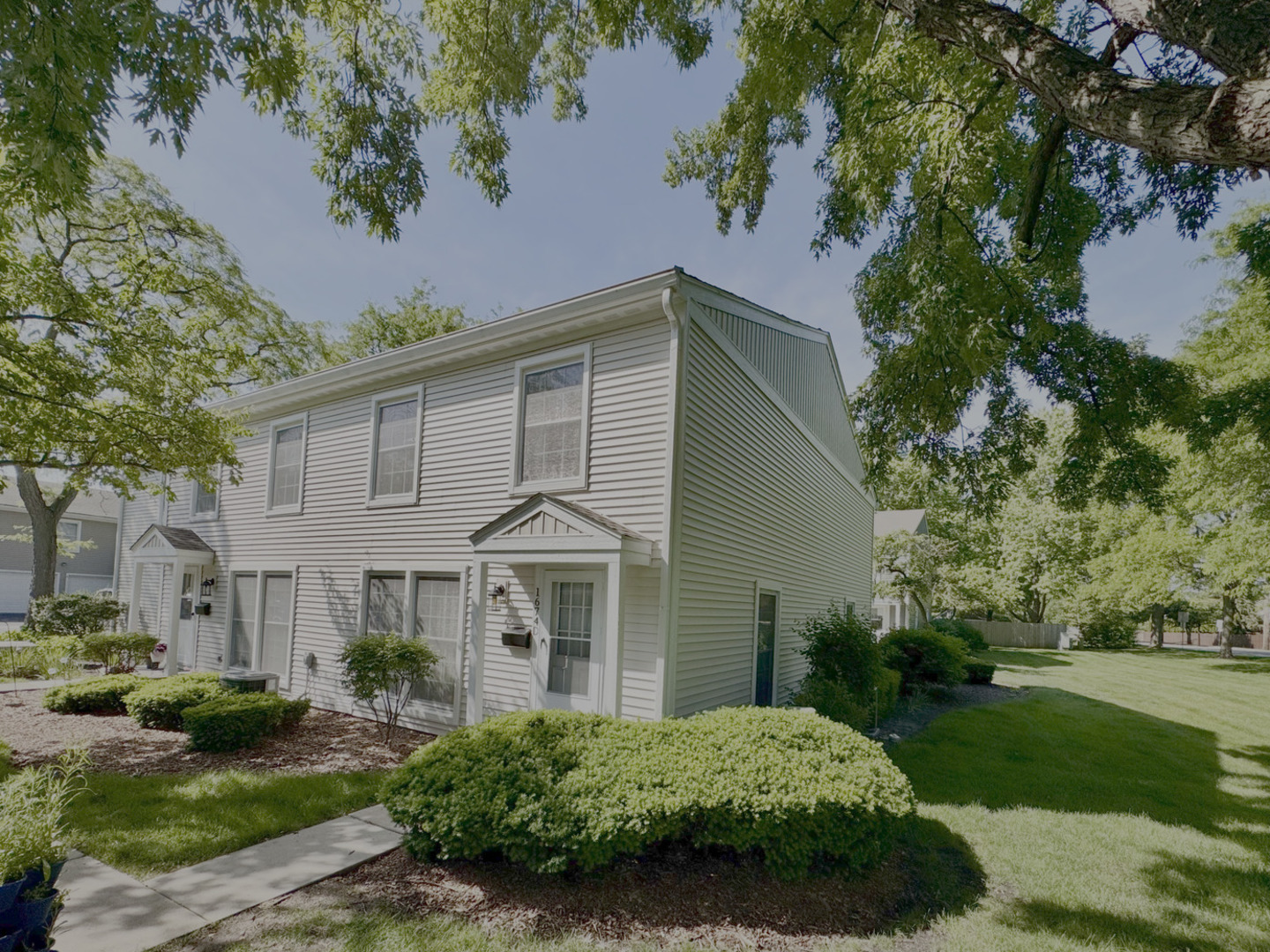 1674 Williamsburg Court #D, Wheaton, IL 60189