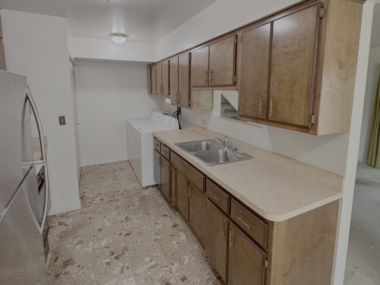 1674 Williamsburg Court #D, Wheaton, IL 60189