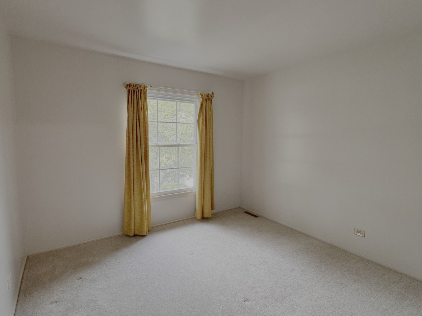 1674 Williamsburg Court #D, Wheaton, IL 60189
