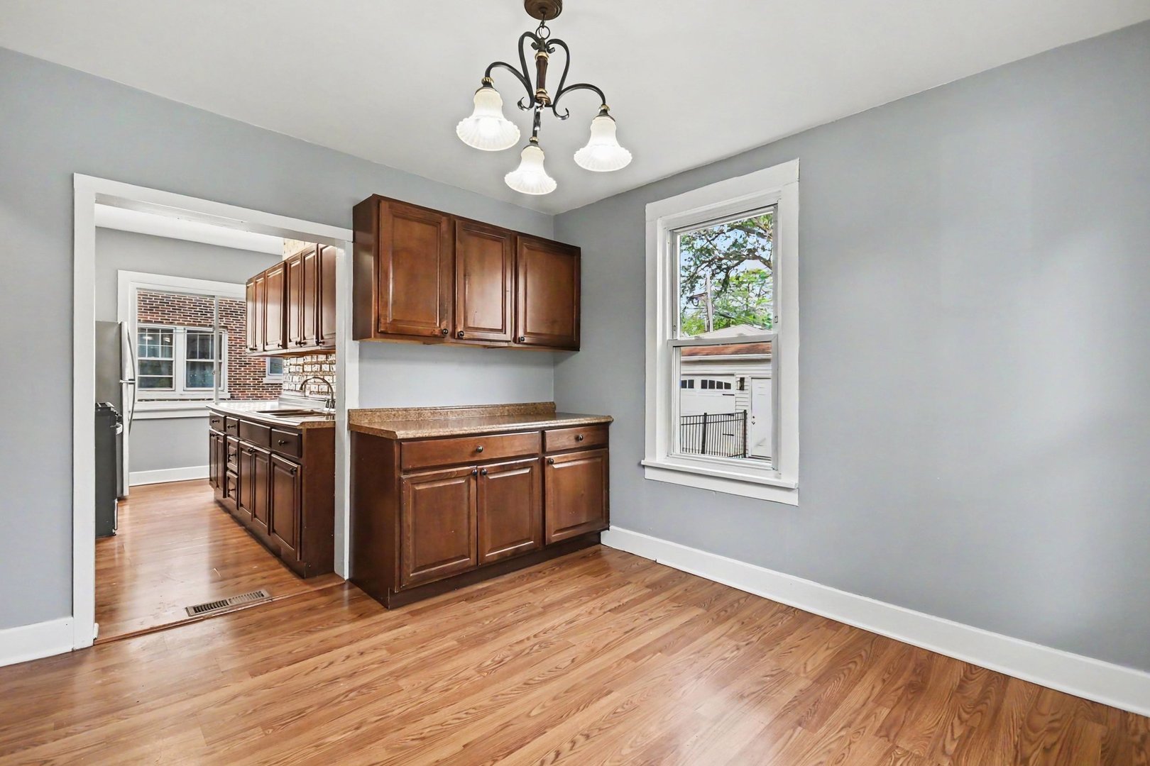 312 N Locust Street, Aurora, IL 60506