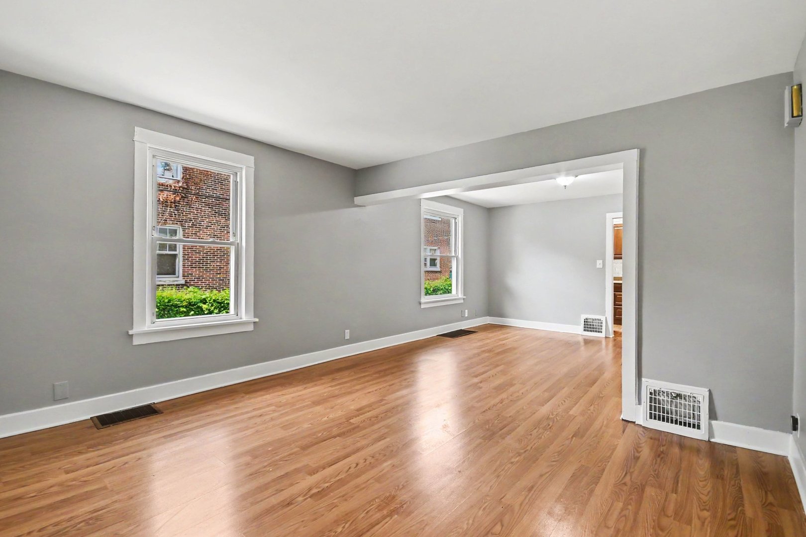 312 N Locust Street, Aurora, IL 60506