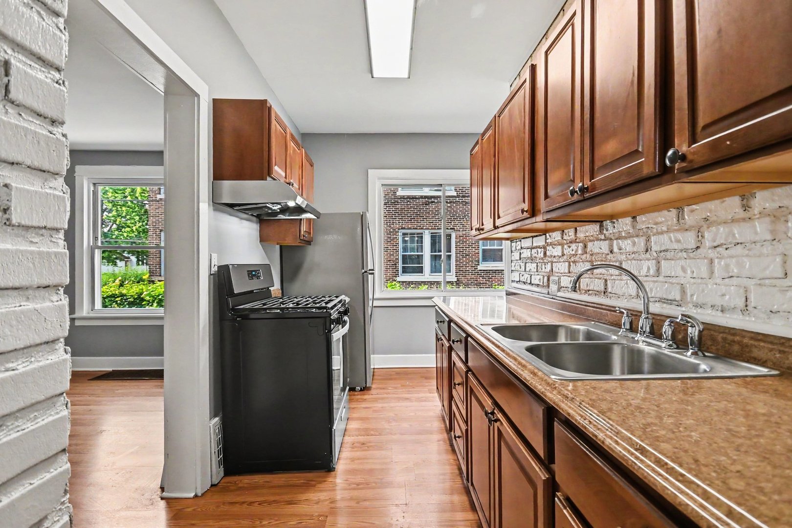 312 N Locust Street, Aurora, IL 60506