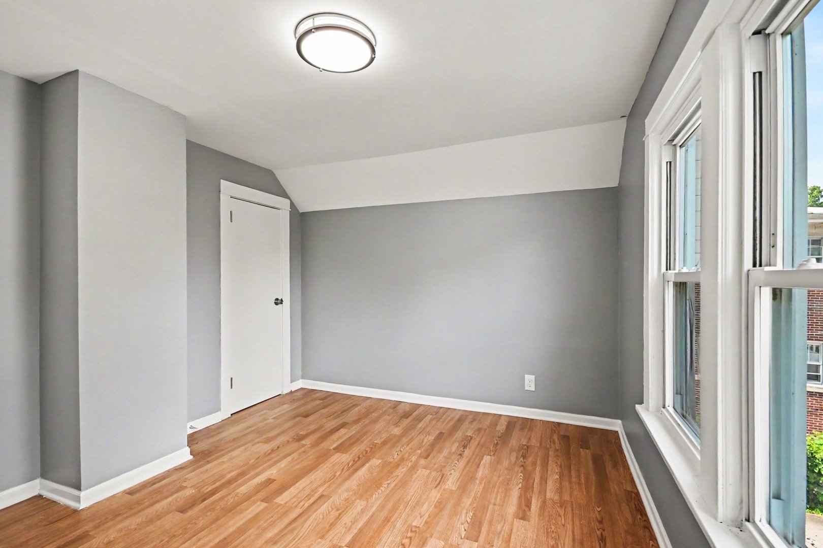 312 N Locust Street, Aurora, IL 60506