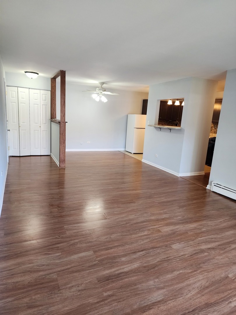 1085 Knoll Lane #207, Hoffman Estates, IL 60194