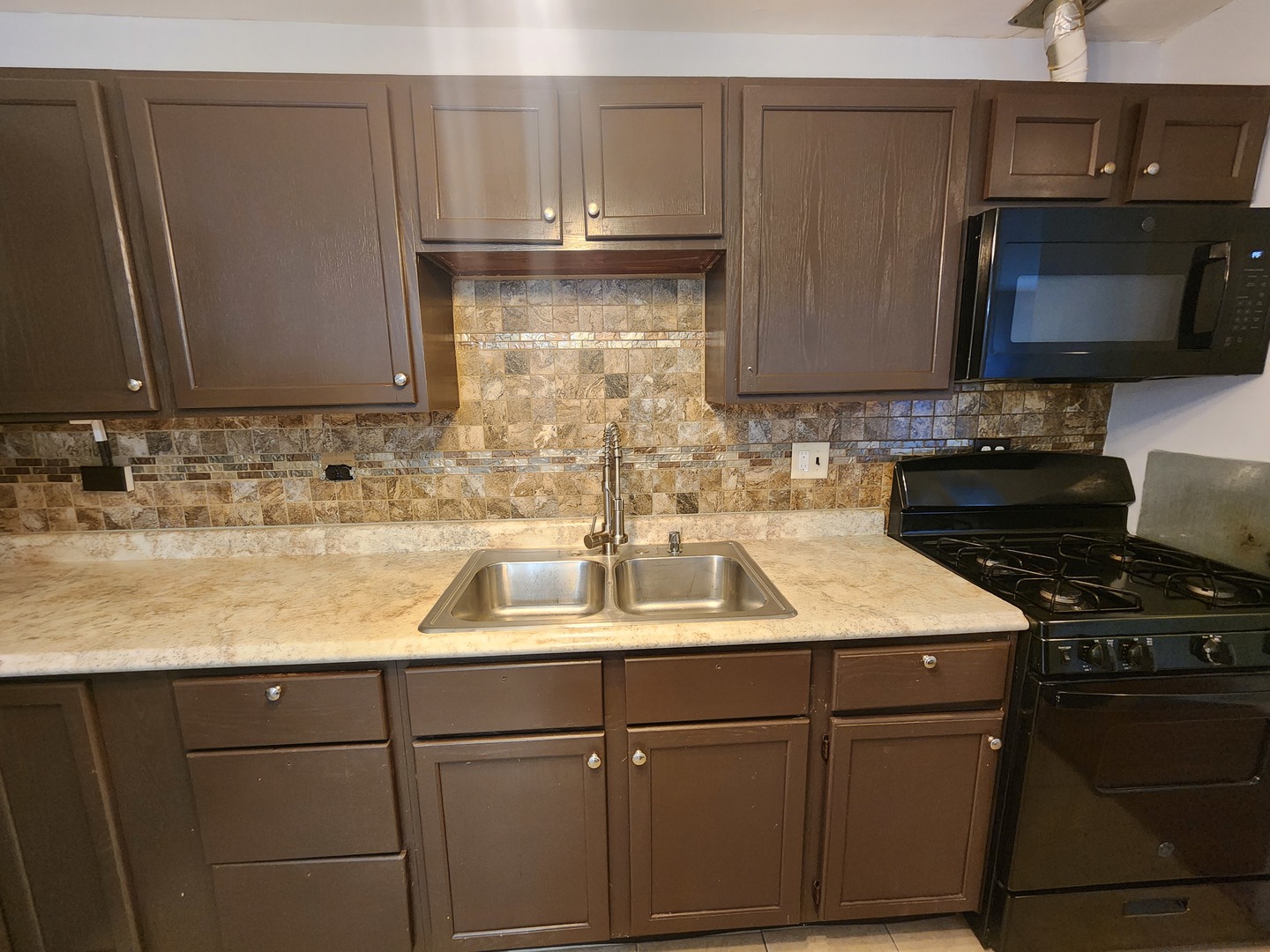 1085 Knoll Lane #207, Hoffman Estates, IL 60194