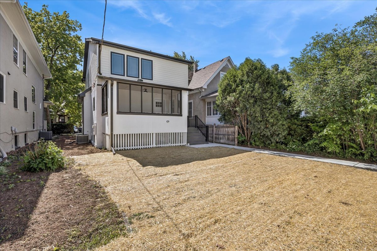 742 Highland Avenue, Oak Park, IL 60304
