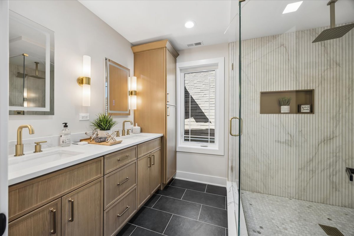 742 Highland Avenue, Oak Park, IL 60304