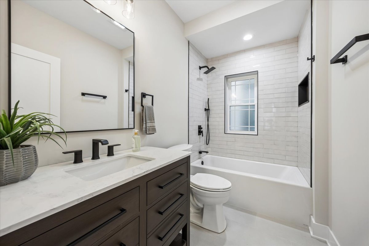 742 Highland Avenue, Oak Park, IL 60304