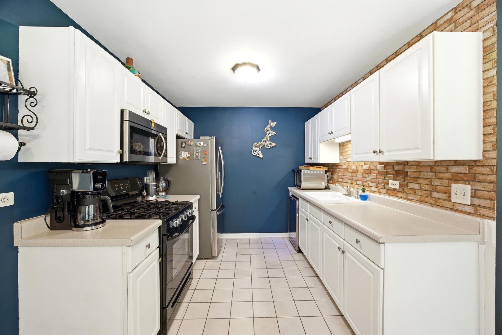 383 Woodview Circle #A, Elgin, IL 60120
