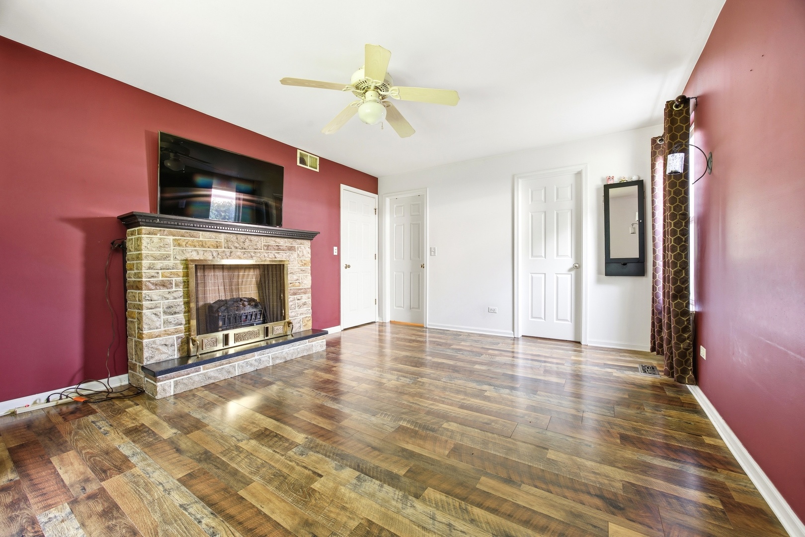 383 Woodview Circle #A, Elgin, IL 60120