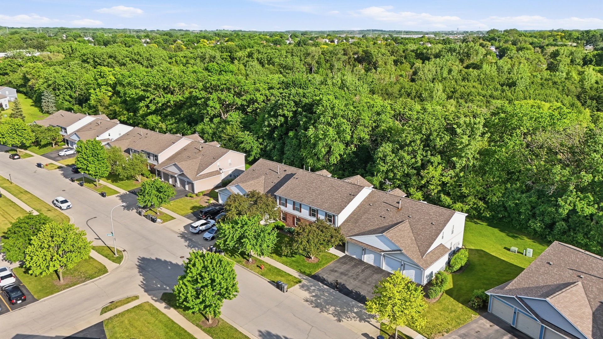 383 Woodview Circle #A, Elgin, IL 60120