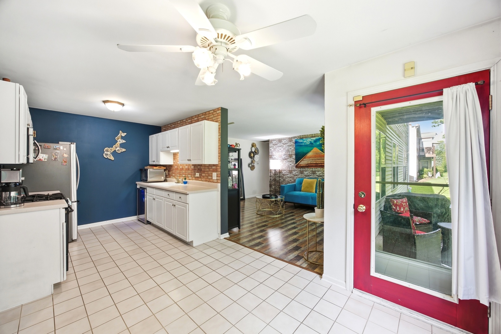 383 Woodview Circle #A, Elgin, IL 60120