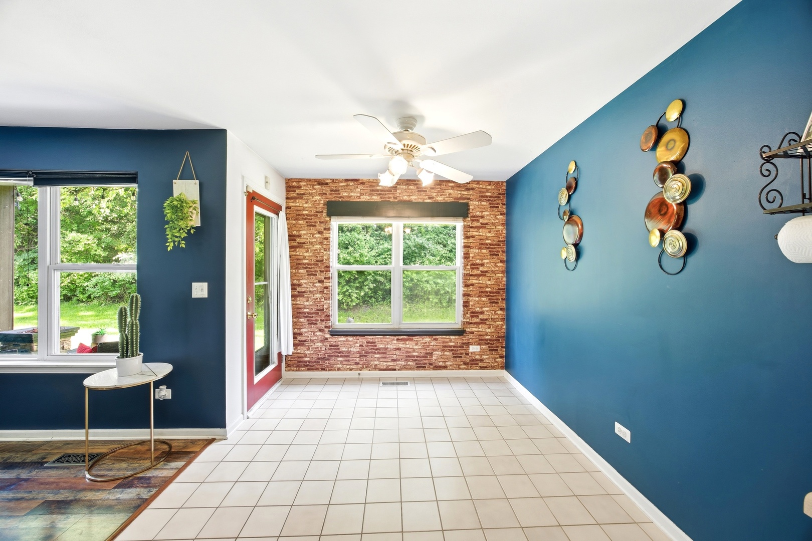 383 Woodview Circle #A, Elgin, IL 60120