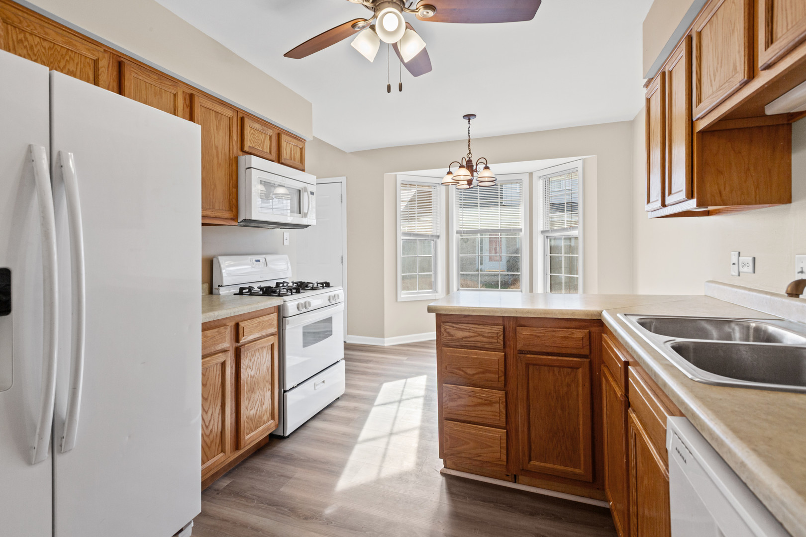 3490 WILLOWVIEW Court, Aurora, IL 60504