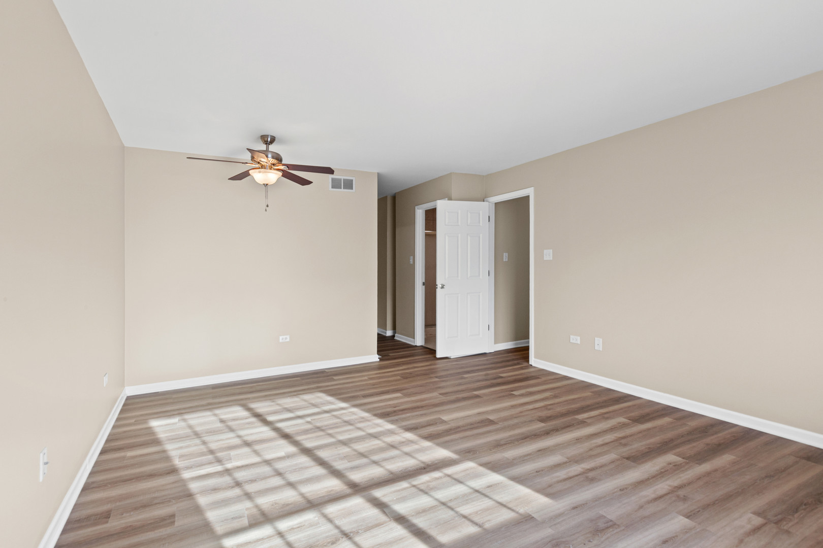 3490 WILLOWVIEW Court, Aurora, IL 60504