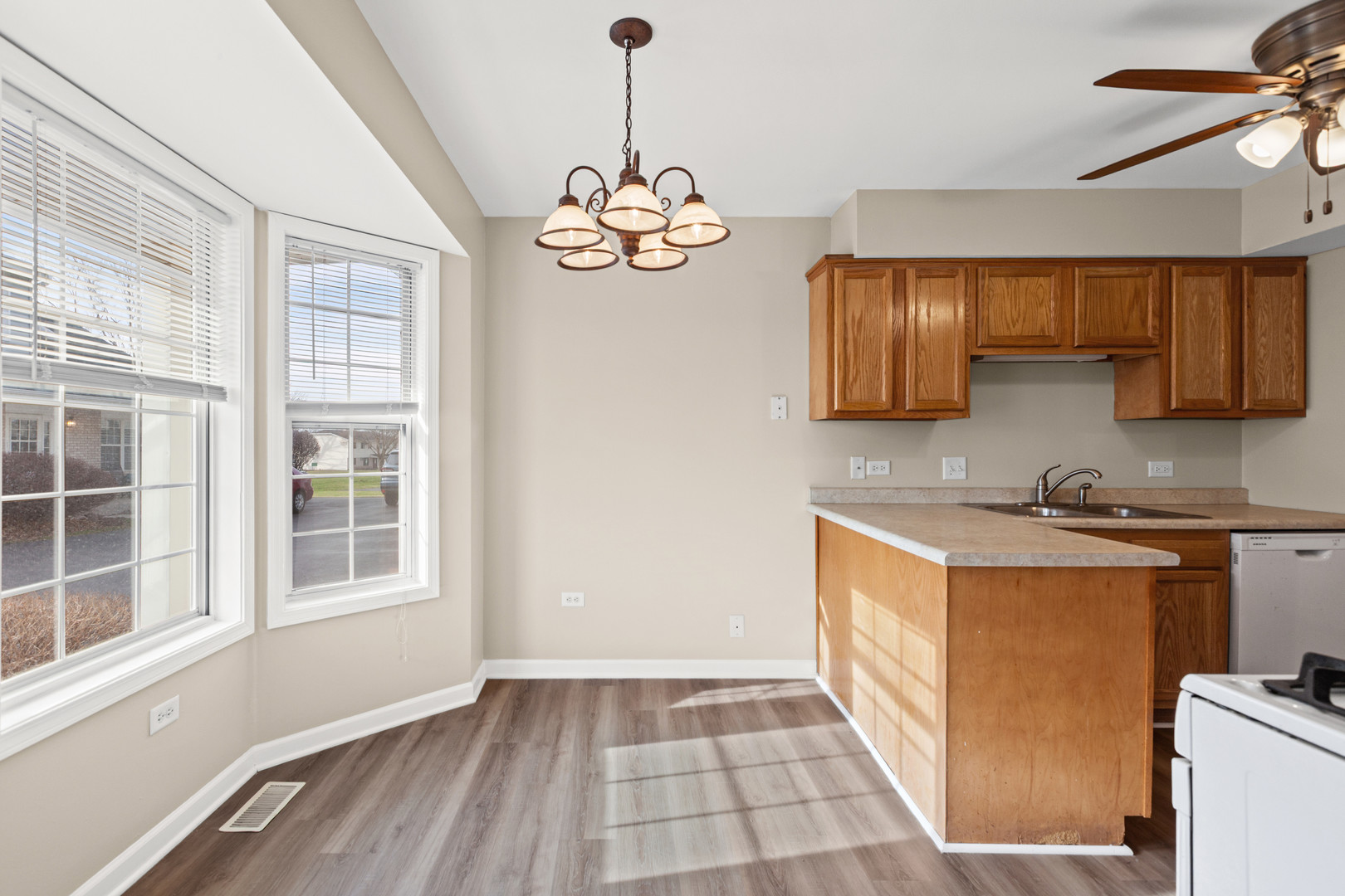 3490 WILLOWVIEW Court, Aurora, IL 60504