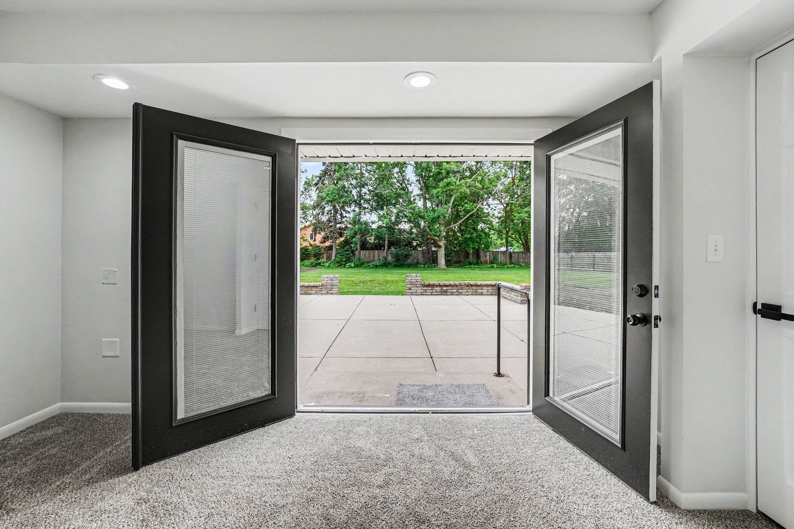 936 Old Indian Trail, Aurora, IL 60506