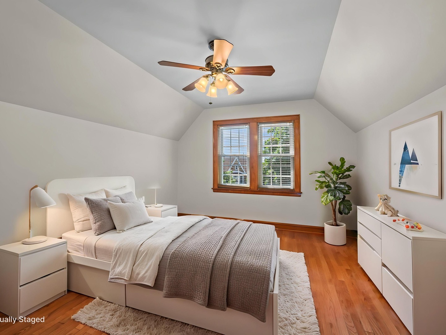 6950 W Barry Avenue, Chicago, IL 60634