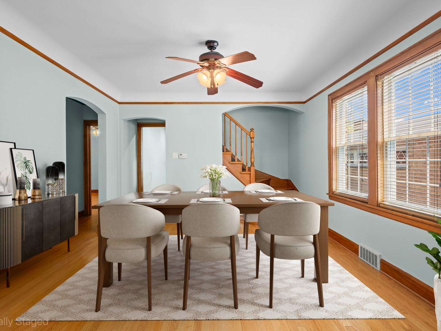 6950 W Barry Avenue, Chicago, IL 60634