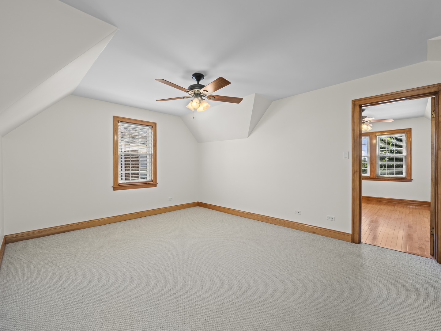 6950 W Barry Avenue, Chicago, IL 60634