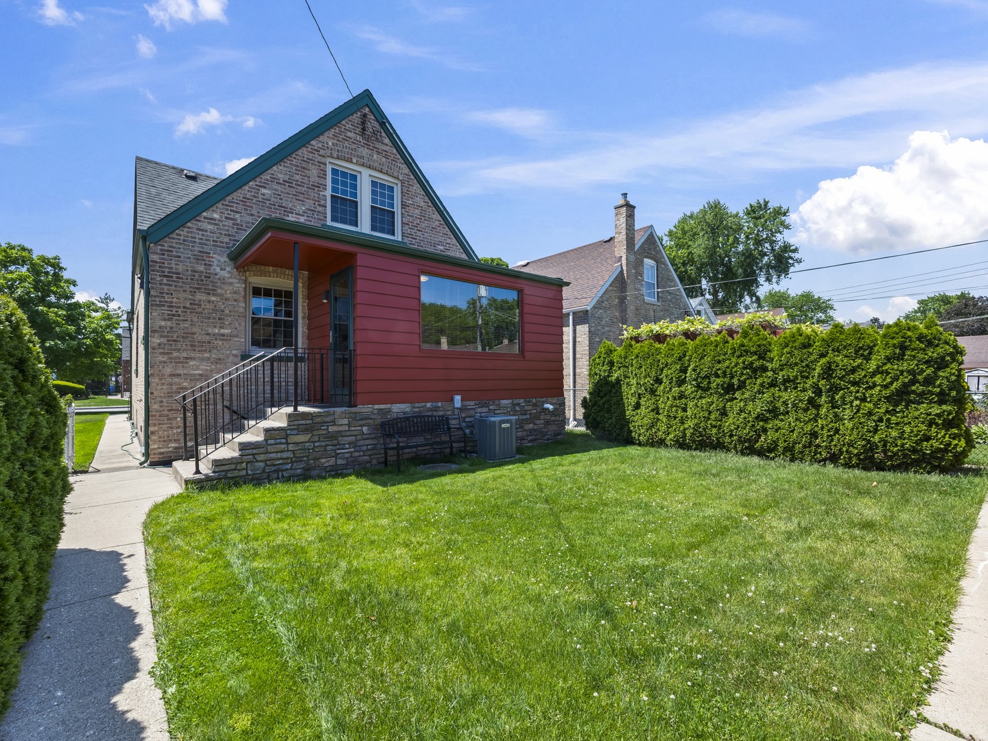 6950 W Barry Avenue, Chicago, IL 60634