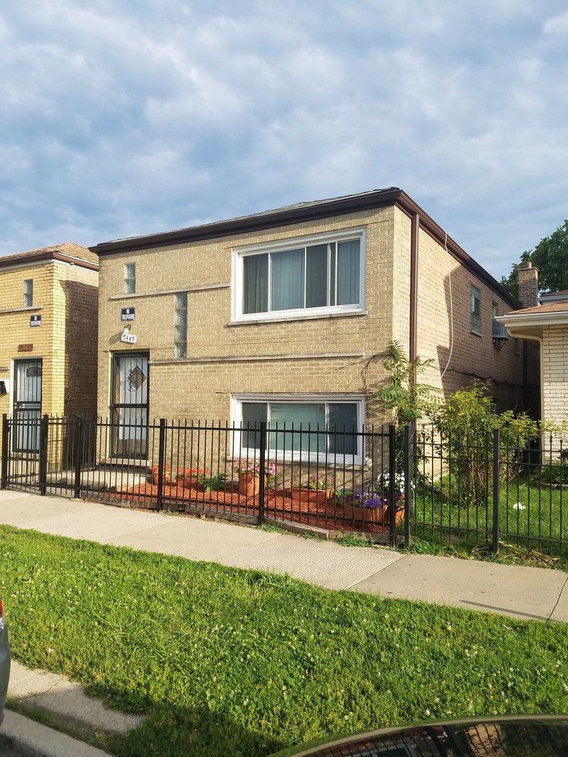7445 W 64th Street, Summit, IL 60501