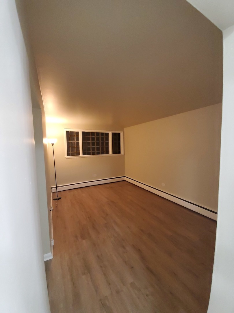 7445 W 64th Street, Summit, IL 60501