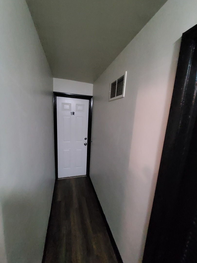 7445 W 64th Street, Summit, IL 60501