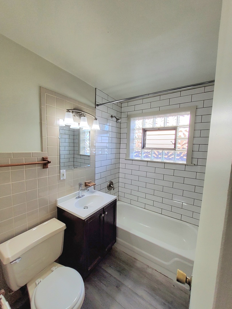 7445 W 64th Street, Summit, IL 60501