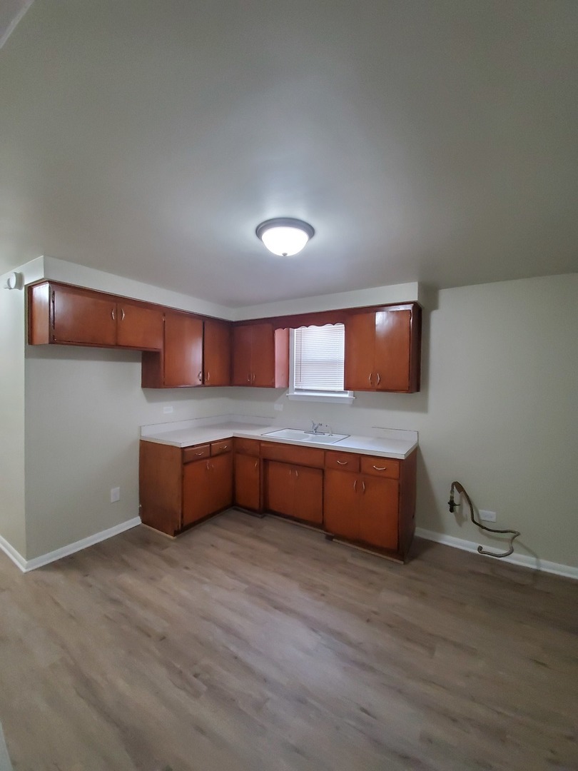 7445 W 64th Street, Summit, IL 60501