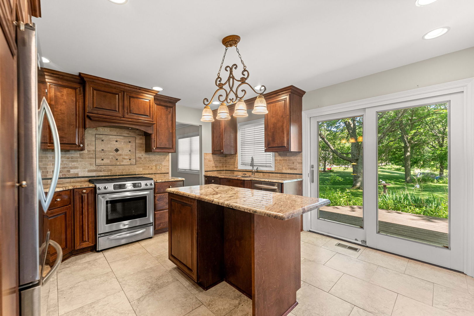 1093 Poplar Court, Lake Zurich, IL 60047