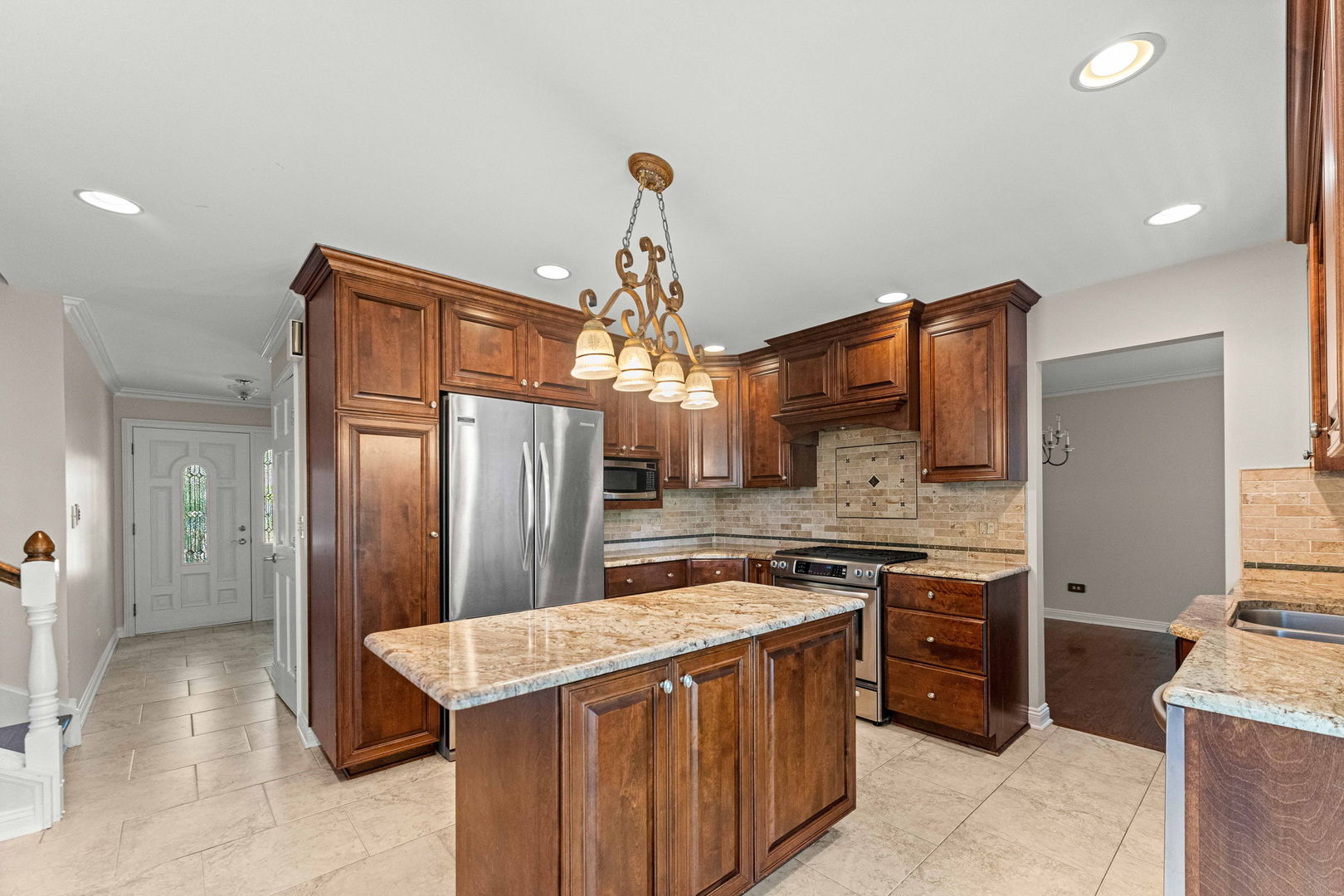 1093 Poplar Court, Lake Zurich, IL 60047