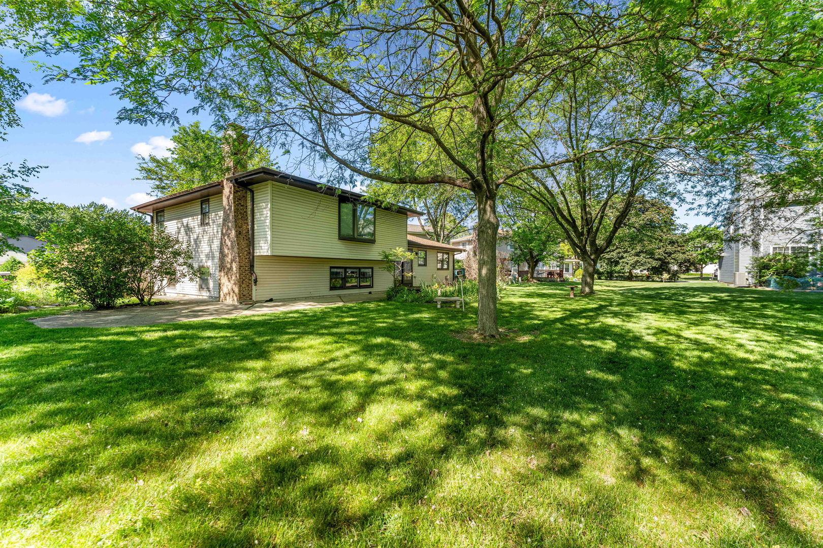 1093 Poplar Court, Lake Zurich, IL 60047