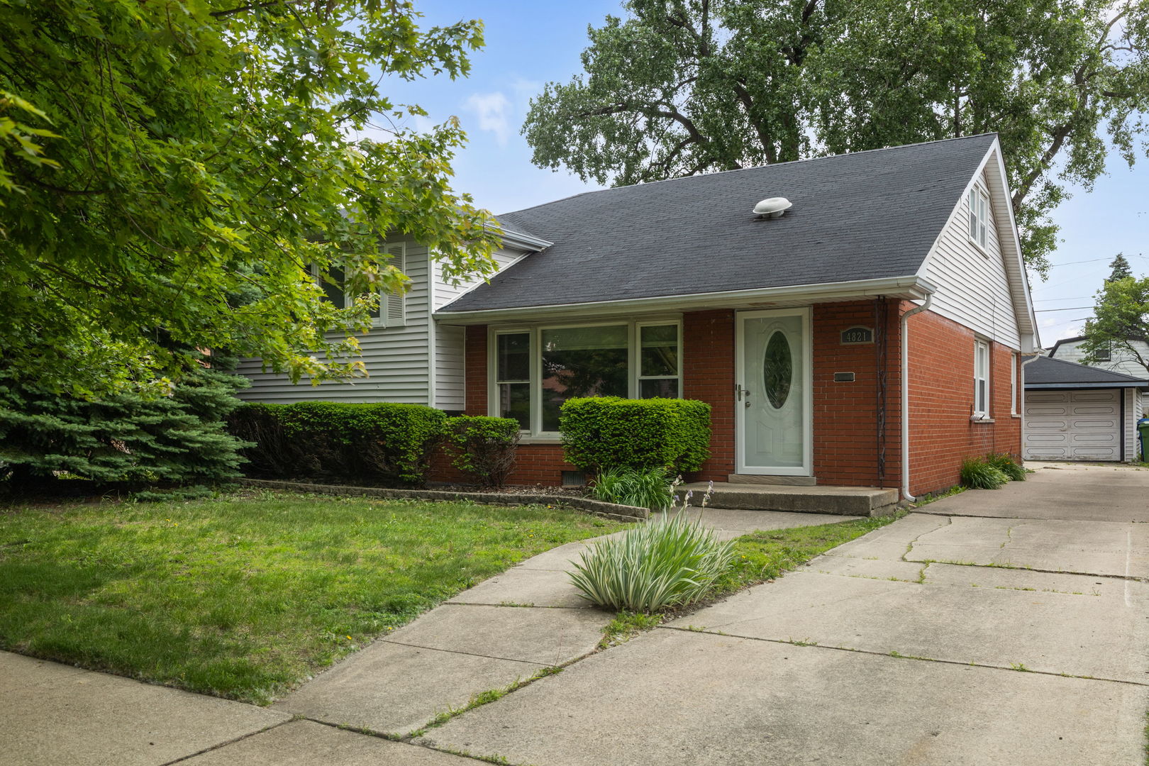 4821 W 105th Street, Oak Lawn, IL 60453