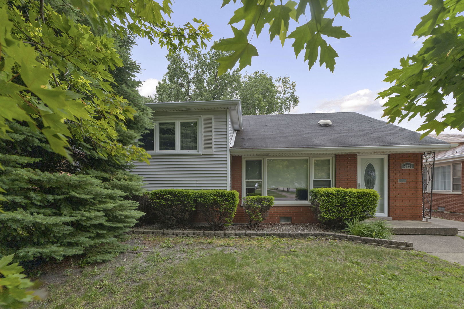 4821 W 105th Street, Oak Lawn, IL 60453