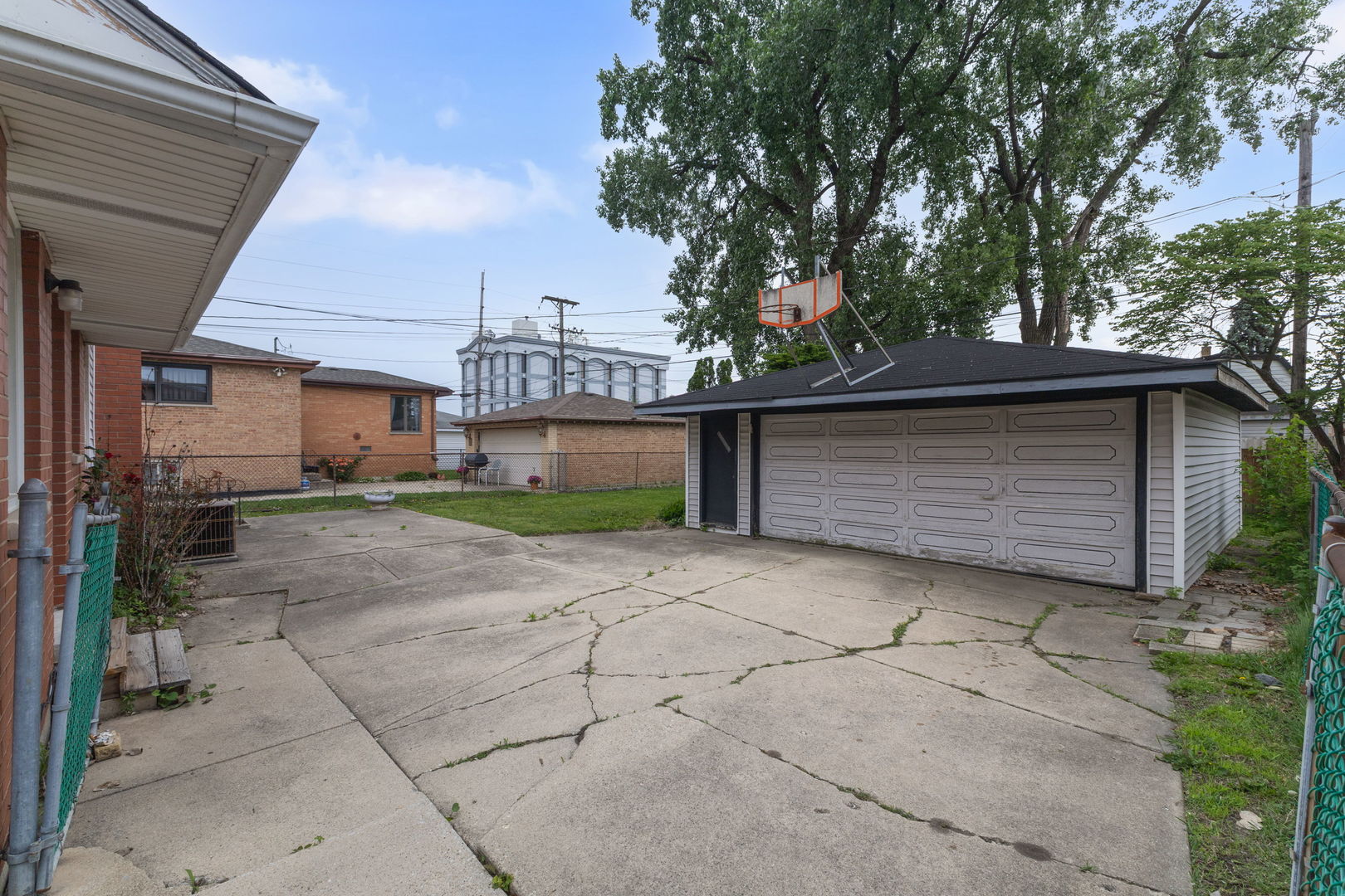 4821 W 105th Street, Oak Lawn, IL 60453