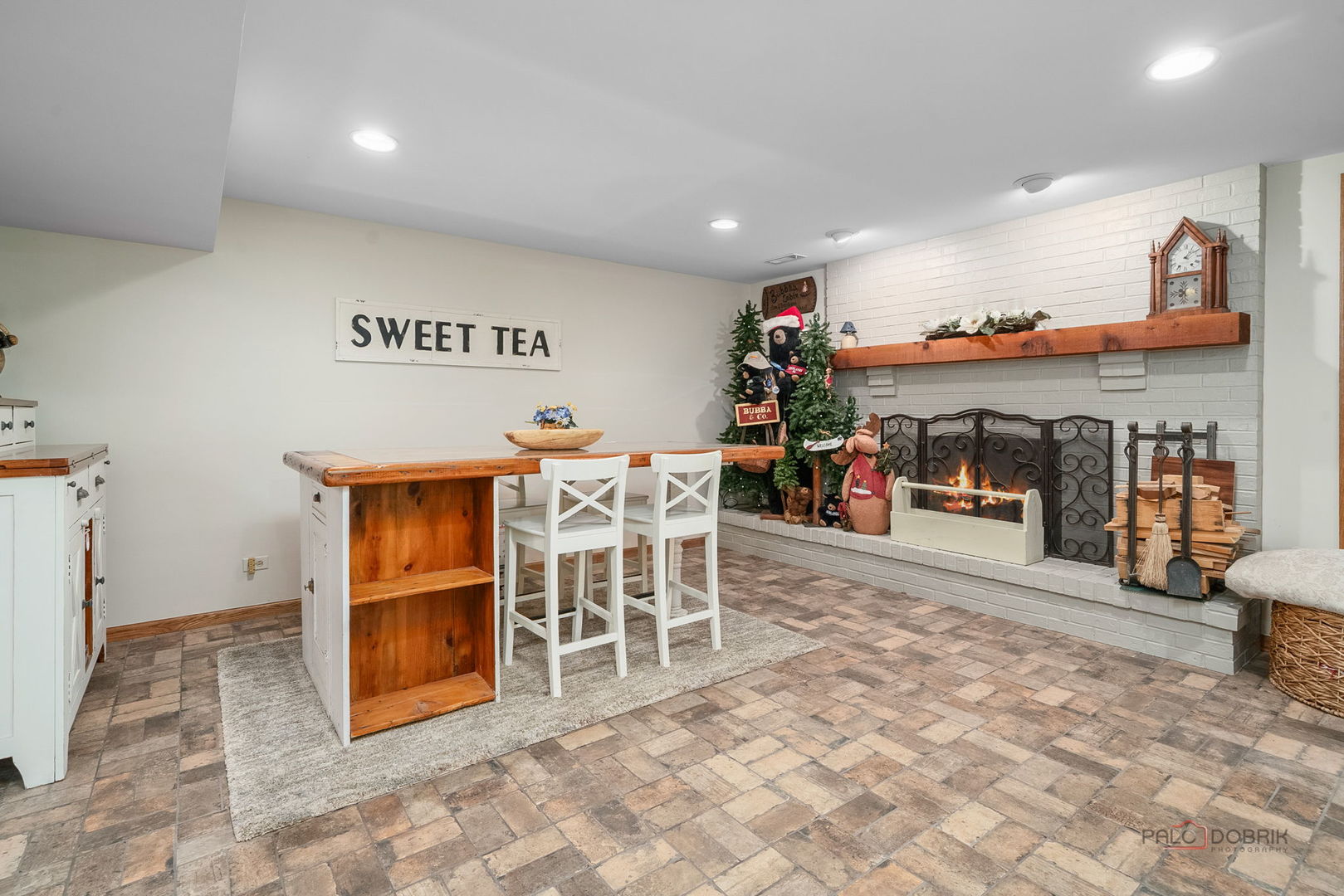 845 Brian Court, Gurnee, IL 60031