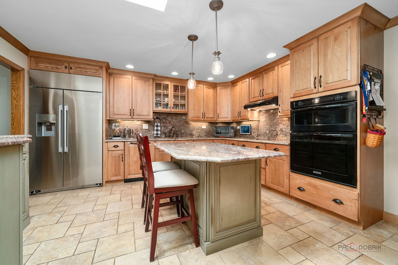 845 Brian Court, Gurnee, IL 60031