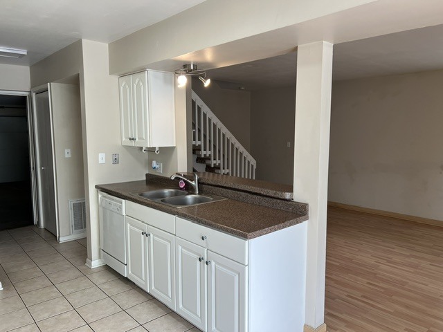 740 EDGELAKE Point #740, Schaumburg, IL 60194