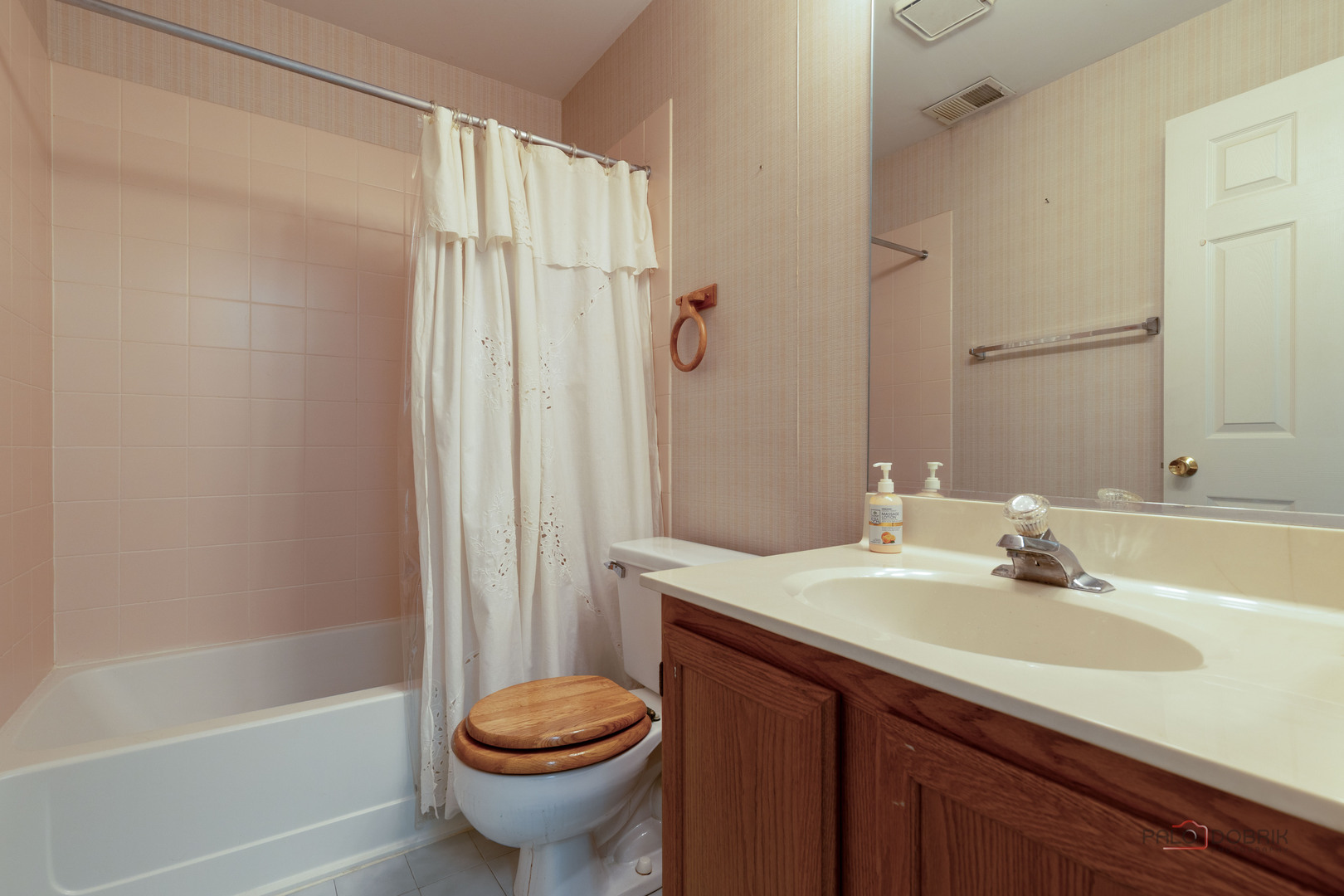 1687 Templeton Court, Mundelein, IL 60060