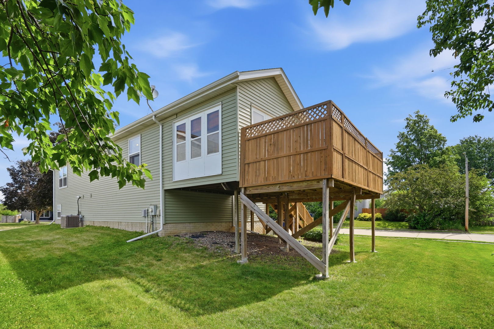 6010 N Hancock Avenue, Davenport, IA 52806