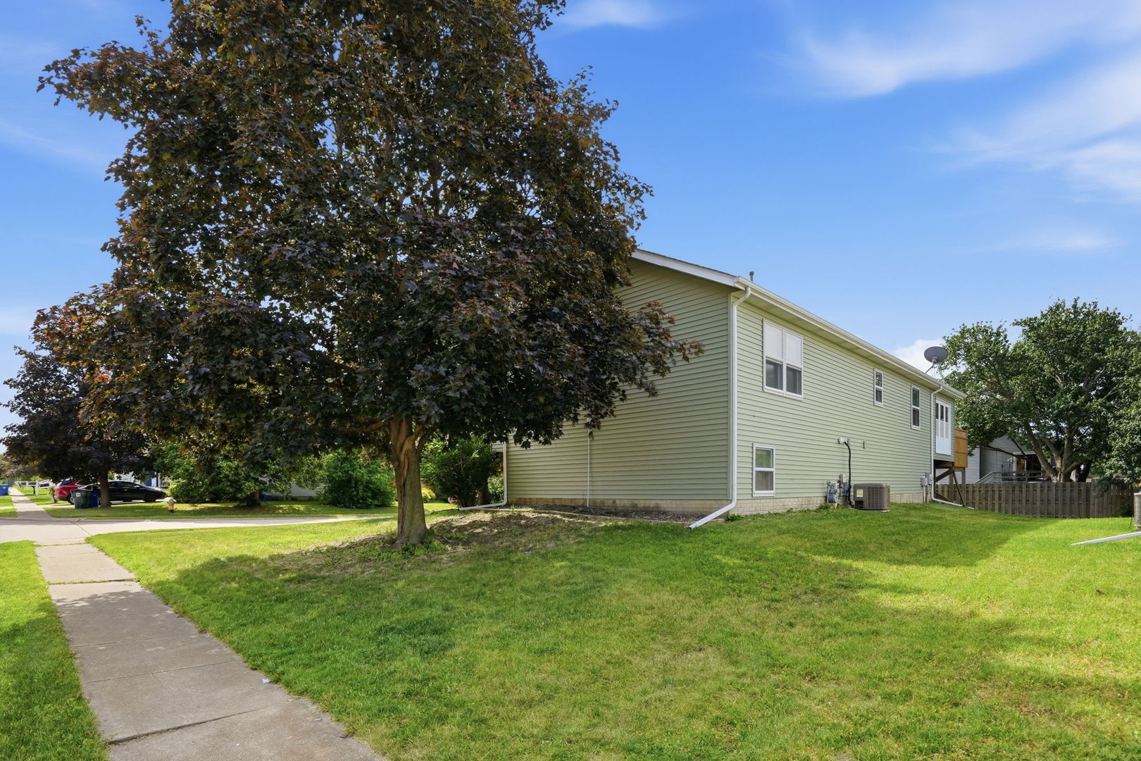 6010 N Hancock Avenue, Davenport, IA 52806