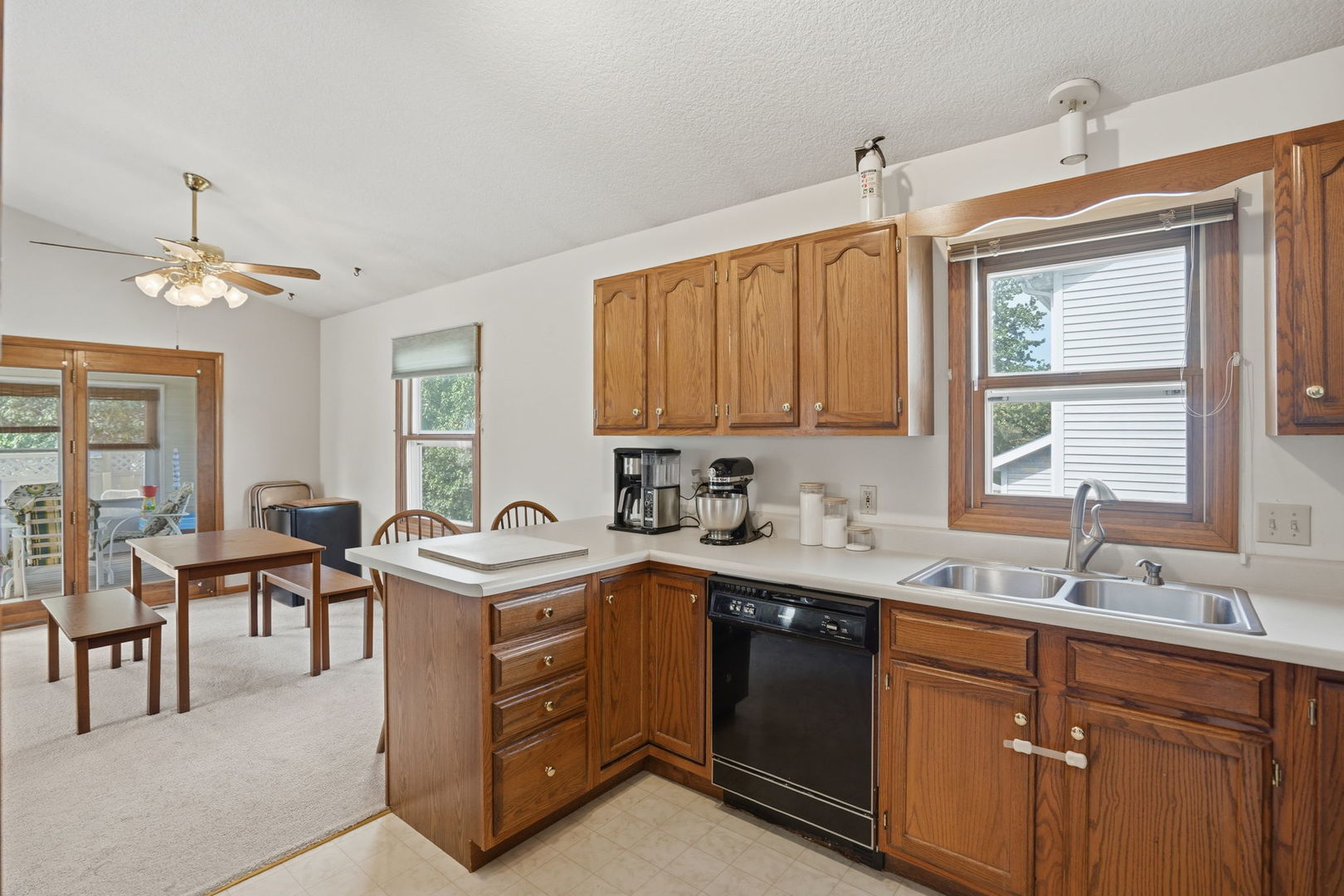 6010 N Hancock Avenue, Davenport, IA 52806