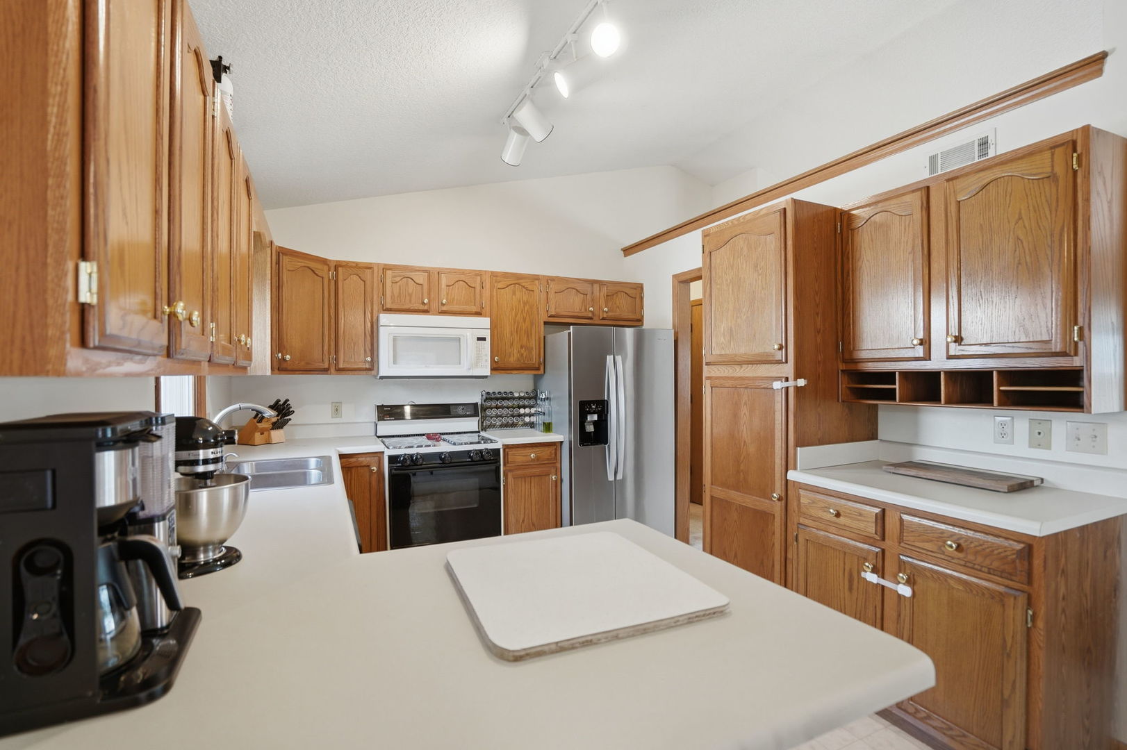 6010 N Hancock Avenue, Davenport, IA 52806