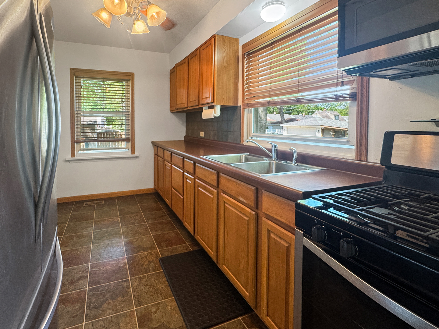 17902 Community Street, Lansing, IL 60438