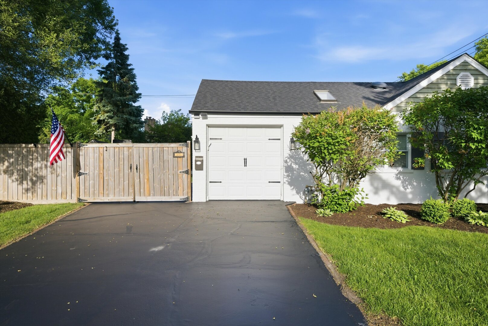 201 DOVER Avenue, La Grange, IL 60525